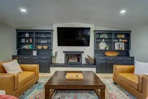 Entire Cozy Getaway with Pool - نوبل