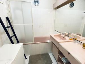 Appartement T3 Lumineux avec Balcon, Garage et Wi-Fi - Plage et Commerces à Proximité - FR-1-92-561