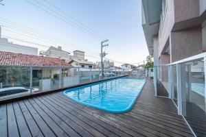 041 - Amplo Apartamento na Praia de Bombas