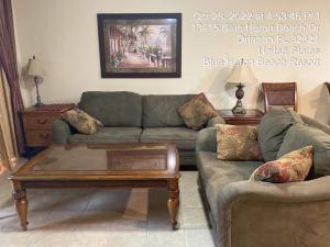 Disney 1 mile , Blue Heron 1 room 2 bath,amenities,6 guests, walk to restaurants, no fees at check in