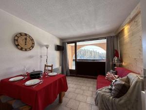 Montgenèvre : Studio rénové, ski aux pieds, 4 pers., parking inclus, animaux acceptés - FR-1-330D-135