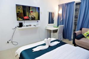 Shore Residences MOA Dynastel Staycation