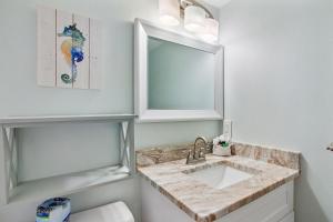 Pelican Beach Resort by Colasan