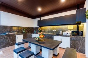 White Cloud & Brown Sand Luxury Pool Villa Cha-Am