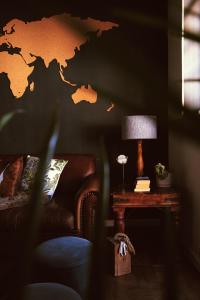Eclectic Heritage Paradise Simon