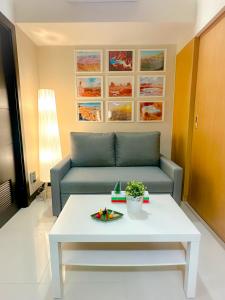 1BR BGC Uptown Modern Condo Netflix 200Mb Wifi