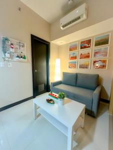 1BR BGC Uptown Modern Condo Netflix 200Mb Wifi