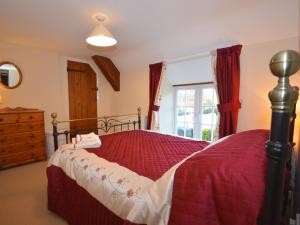 3 Bed in Lyme Regis BARRA