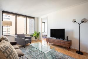 Midtown East 2BR w Doorman Gym nr Bloomingdales NYC-1353