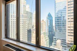 Midtown East 2BR w Doorman Gym nr Bloomingdales NYC-1353