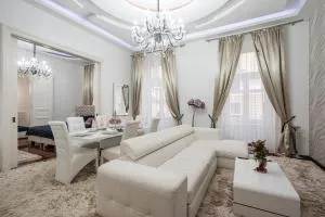 Opera Balkony Luxury Apartment with free parking - Budapest