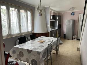 Maison dans le centre Historique de Gréoux - Idéale cures thermales