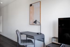 Capitol Hill 1br w bike storage bbq nr bars SEA-598