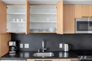 Capitol Hill 1br w bike storage bbq nr bars SEA-598