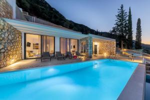 Z 4 LUXURY VILLAS