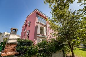 Modernes Apartment mit großer Terrasse