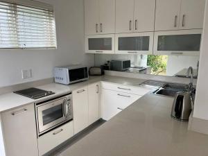 Camps Bay Studio with private patio