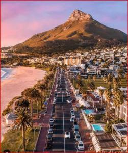 Camps Bay Studio with private patio