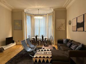 Stunning 2 bed2bath flat in heart of Kensington