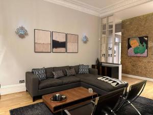 Stunning 2 bed2bath flat in heart of Kensington