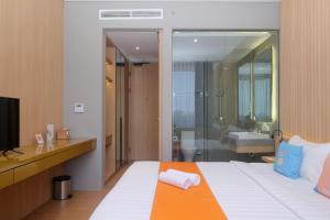 Sans Hotel RG Living Jogja by RedDoorz