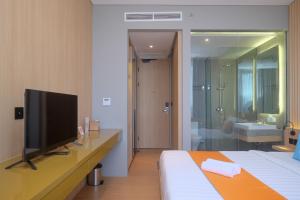 Sans Hotel RG Living Jogja by RedDoorz