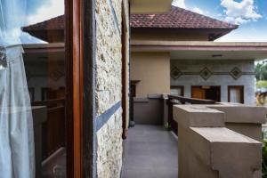 2BDR Budget House with Rice Field View Near Center