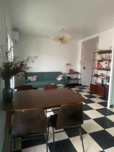 Charmant appartement 2 chambres à 10mn de la plage.