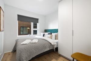 New Apt Near Smáralind Mall With Private Parking