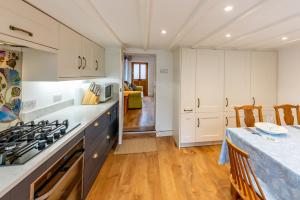 Elegant and stylish townhouse central Ludlow - Pass the Keys