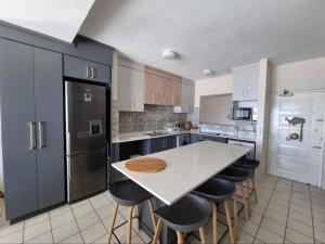 Spacious Seaview Apartment, 62 Perissa