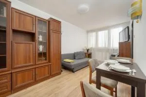 10th Floor Apartment with a Nice City View in Wrocław by Noclegi Renters - Wrocław-Popowice