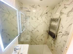 City Centre Riverside Apartment