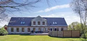 Lovely Farmhouse For The Whole Family - Boeslunde