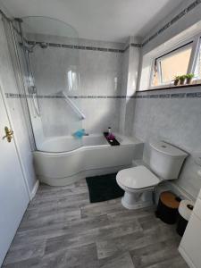 Twin Room in Crawley,Gatwick,West Sussex
