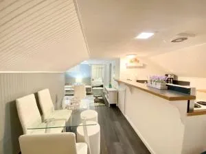 ST1C Space Villa Beautiful views, closer to Amazon - Edmonds