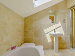 2 Bed in Lightcliffe 83521