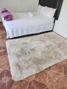 HUNTERS NEST GUEST HOUSE BRONKHORSTSPRUIT