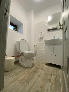 Sunny Hill Apartments