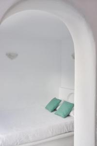 Studio (2 Adults) room in Ayoba Santorini