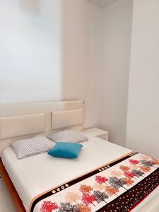 The Hill Sea View Apartment