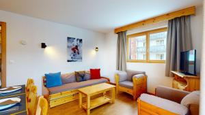 Apartment - Ground Floor room in Pracondu SKI IN & SUNNY 2 chambres avec Balcon