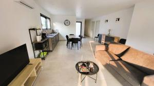 Villas Villa Silvio, 8 pers, piscine, 15 minutes plage en voiture : photos des chambres