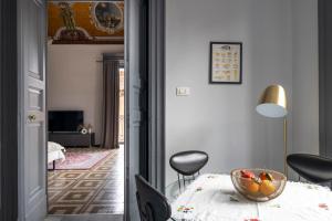 Appartamento con tetti affrescati a Catania centro