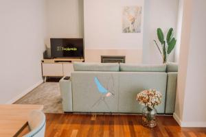 The Bluebirds Nest by TonsdeVerde