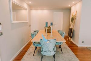 The Bluebirds Nest by TonsdeVerde