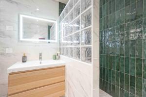 GRAND BOULEVARD, OPÉRA, suite 1 chambre 2 à 4P