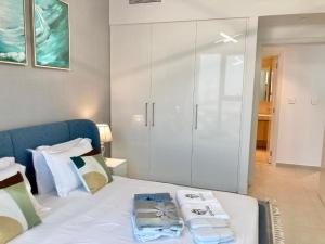 Luxurious 1-bedroom With Skyline View In Downtown Views Ii