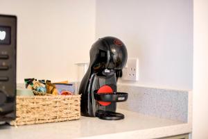 Little Venice UK Bright & Stylish garden apartment