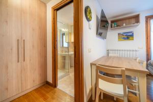 Small & Charming Apt - Overlooking the Alps